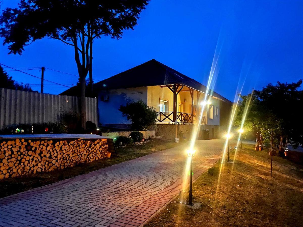 Szandra Vendégház Osku Exterior foto