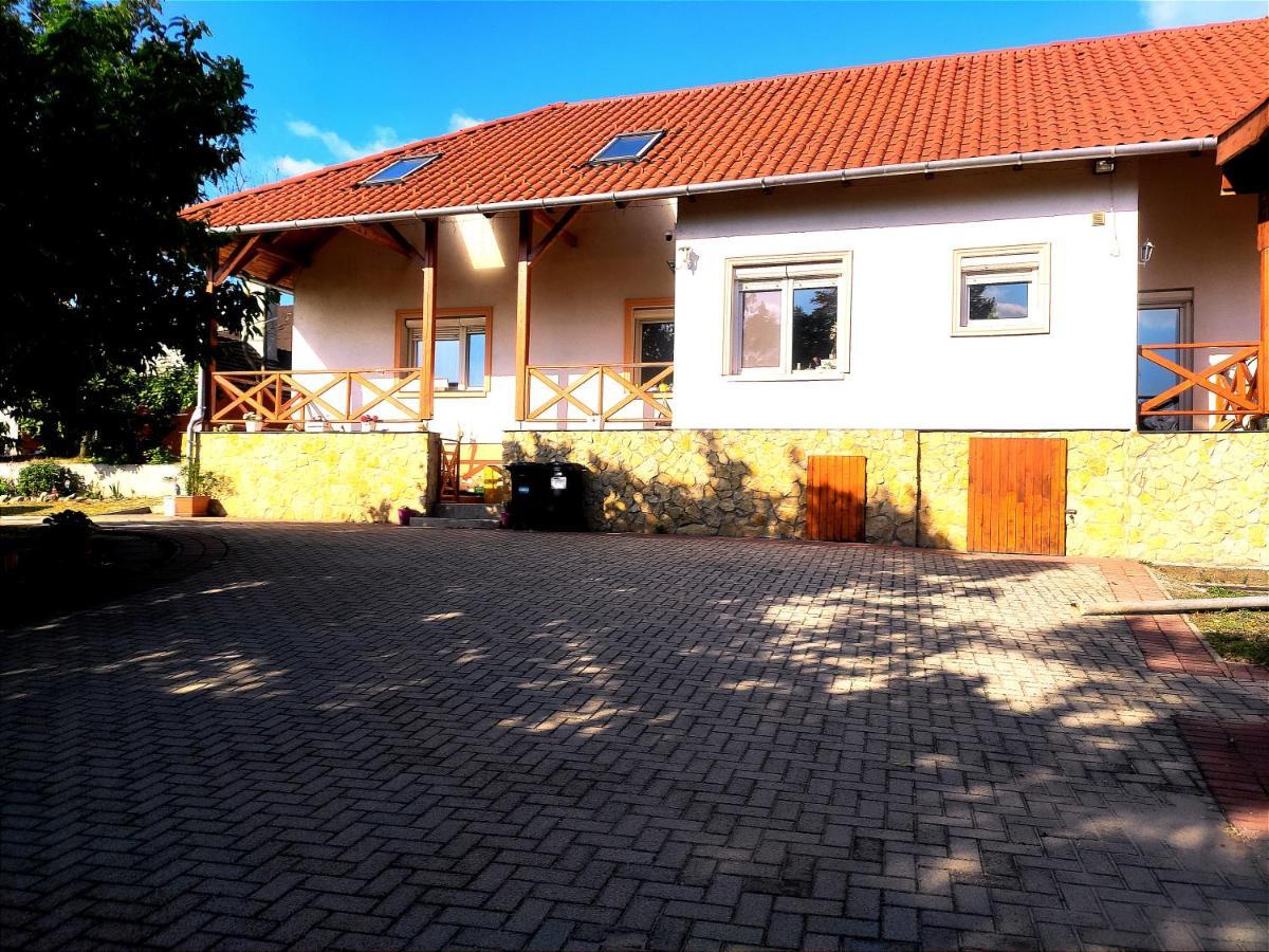 Szandra Vendégház Osku Exterior foto