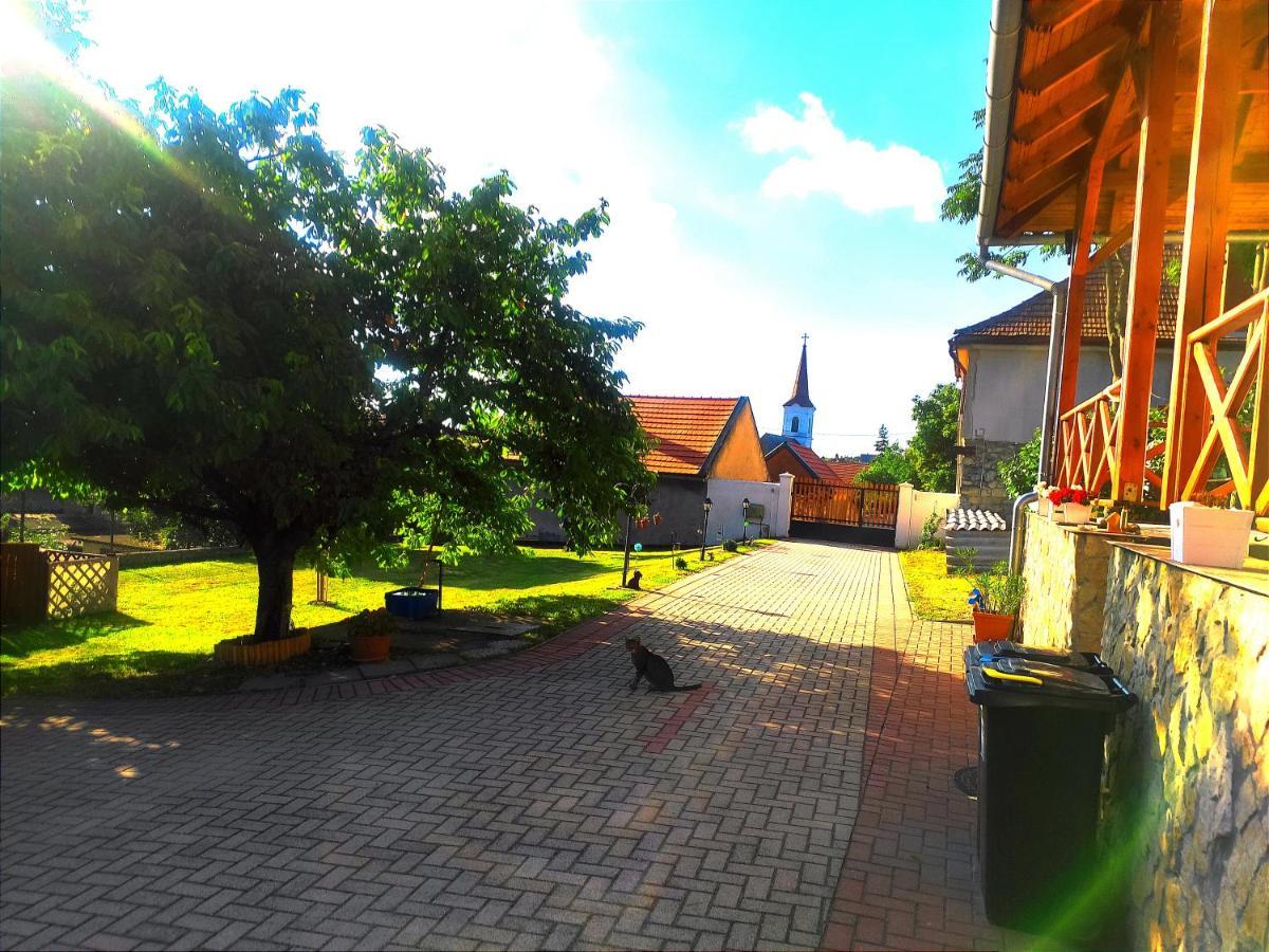 Szandra Vendégház Osku Exterior foto